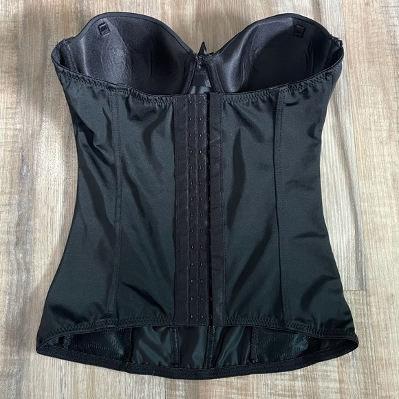 Black lace corset - Picture 2 of 2